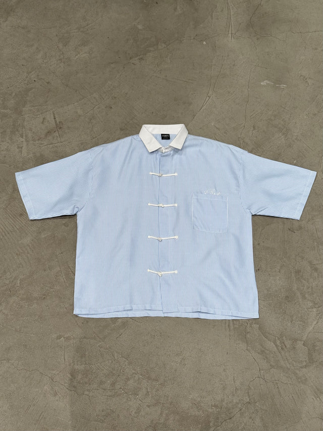 FIRVT BLUE STRIPE FROG BUTTON SHIRT