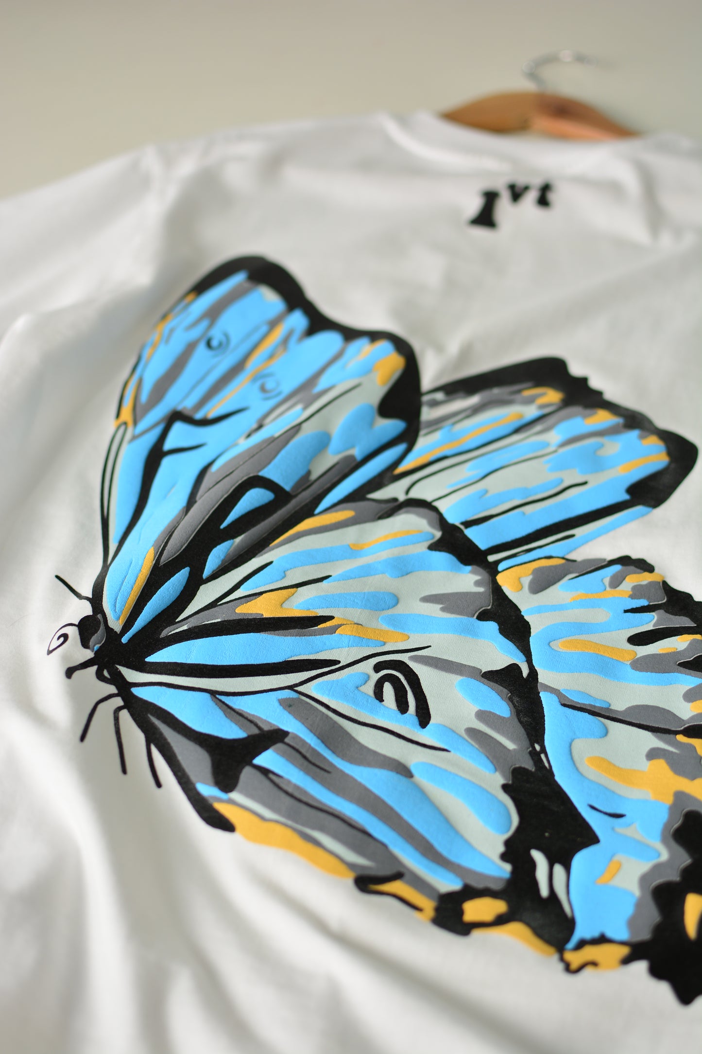 BUTTERFLY WHITE TSHIRT