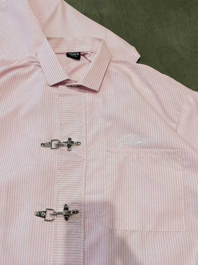METAL CLASP PINK STRIPE SHIRT