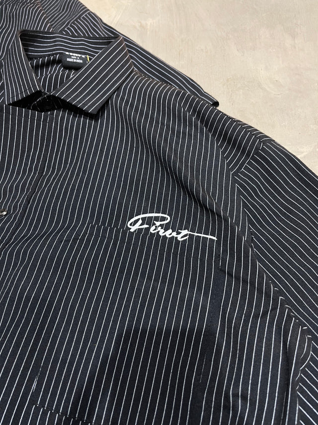 METAL CLASP BLACK STRIPE SHIRT
