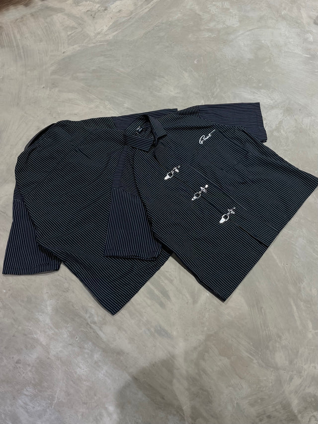 METAL CLASP BLACK STRIPE SHIRT
