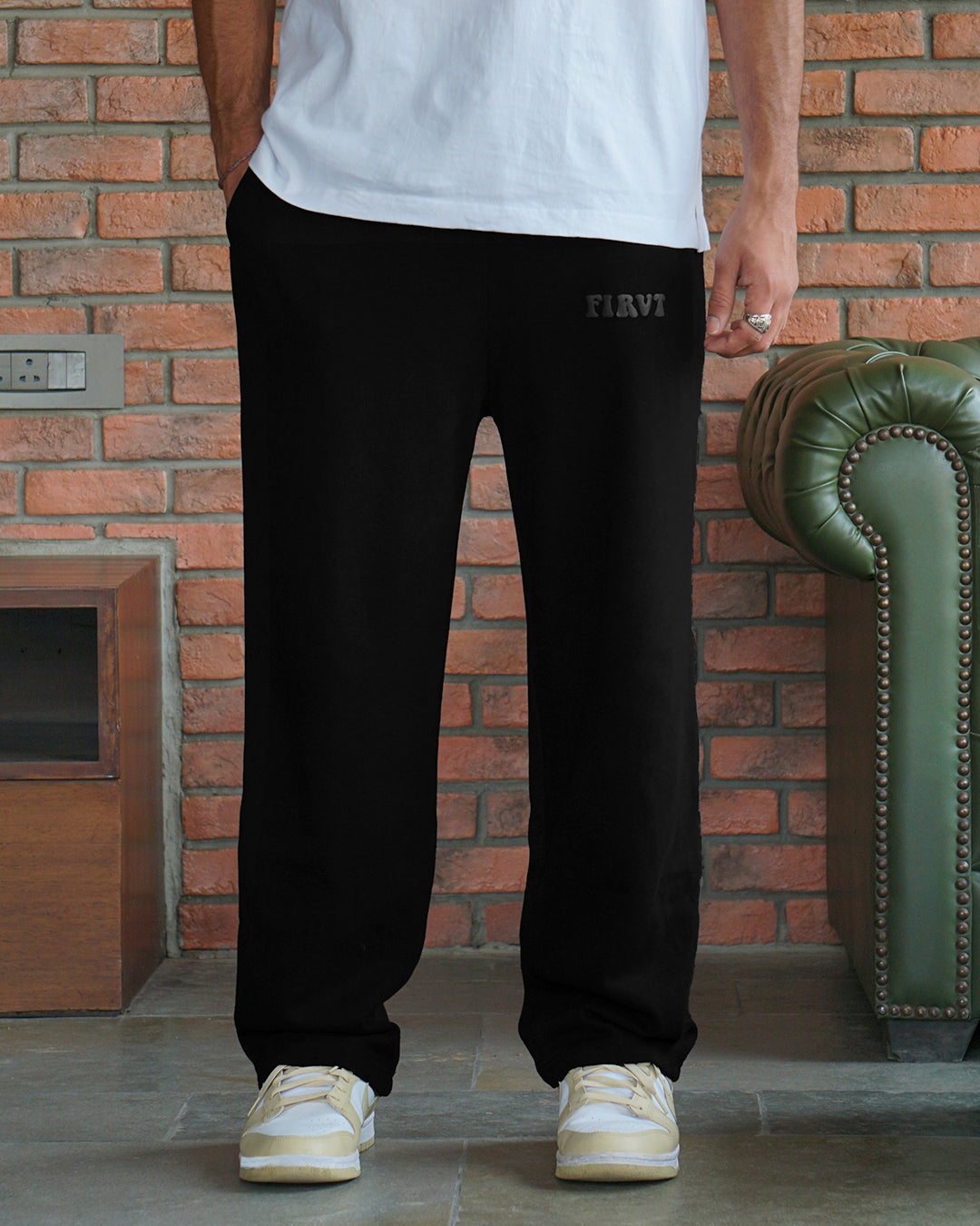 FIRVT RELAXED SWEATPANTS