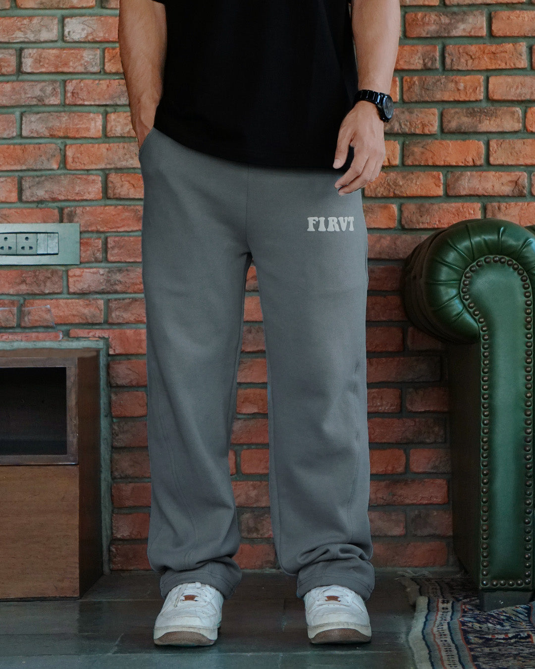 FIRVT RELAXED GREY SWEATPANTS