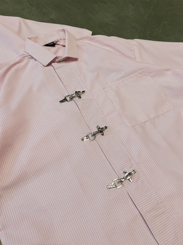 METAL CLASP PINK STRIPE SHIRT