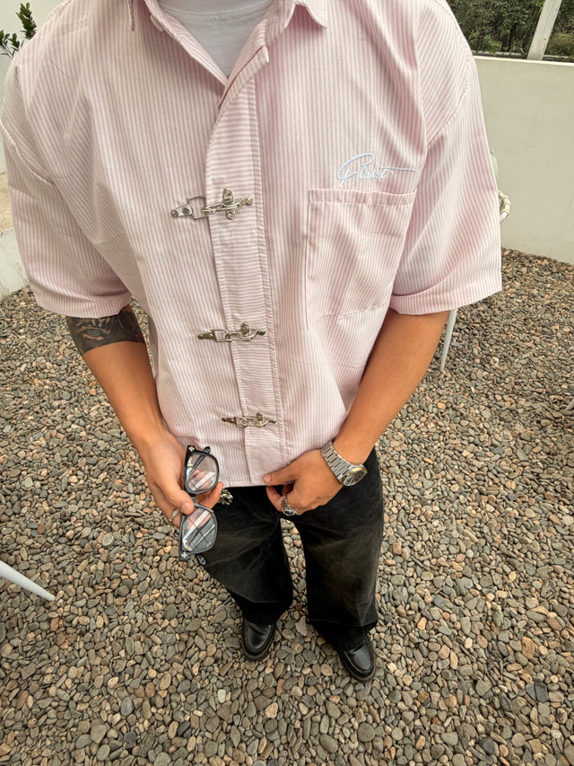 METAL CLASP PINK STRIPE SHIRT