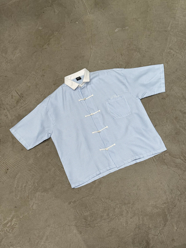 FIRVT BLUE STRIPE FROG BUTTON SHIRT