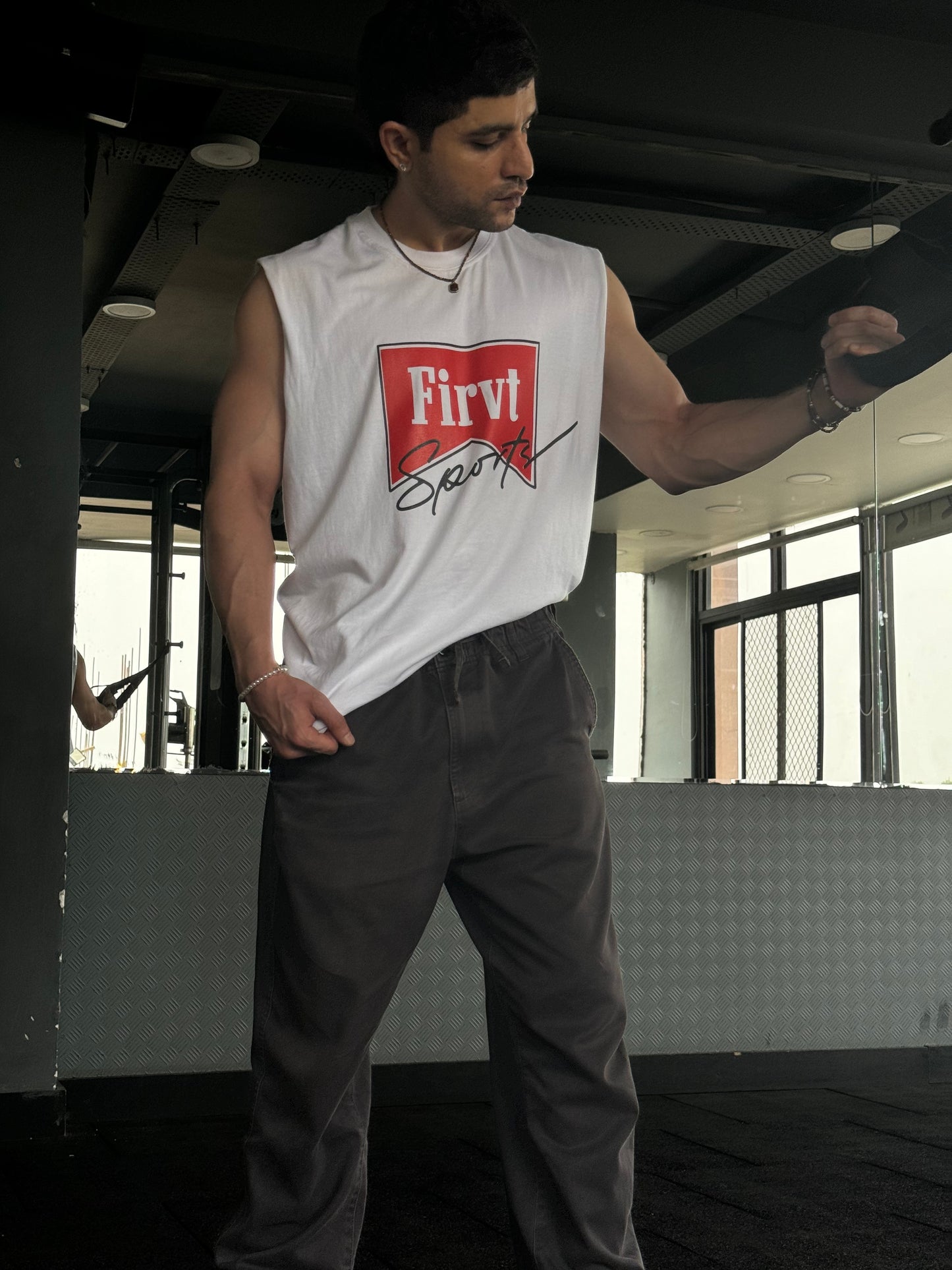 FIRVT TANK - WHITE