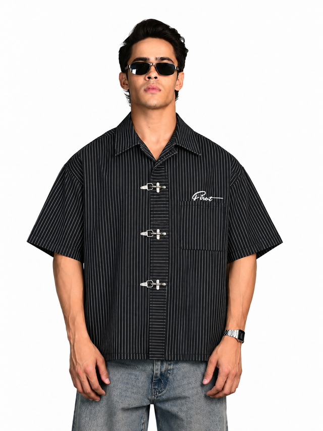 METAL CLASP BLACK STRIPE SHIRT