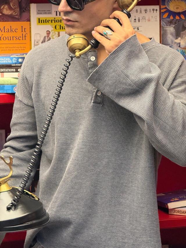 BLACK WASHED WAFFLE HENLEY