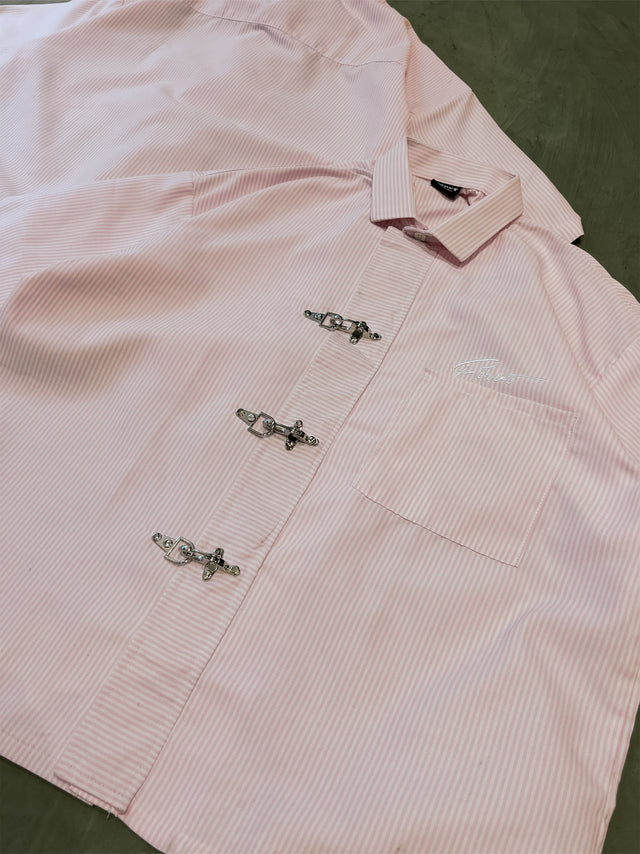 METAL CLASP PINK STRIPE SHIRT