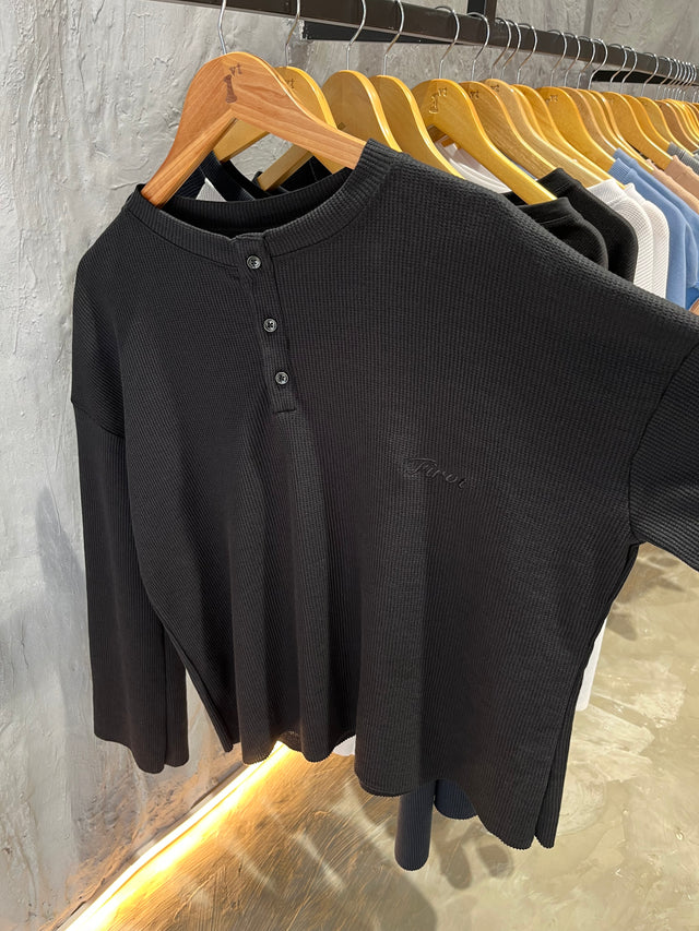 BLACK HENLEY WAFFLE