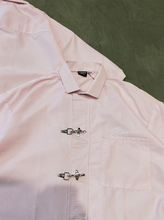 METAL CLASP PINK STRIPE SHIRT