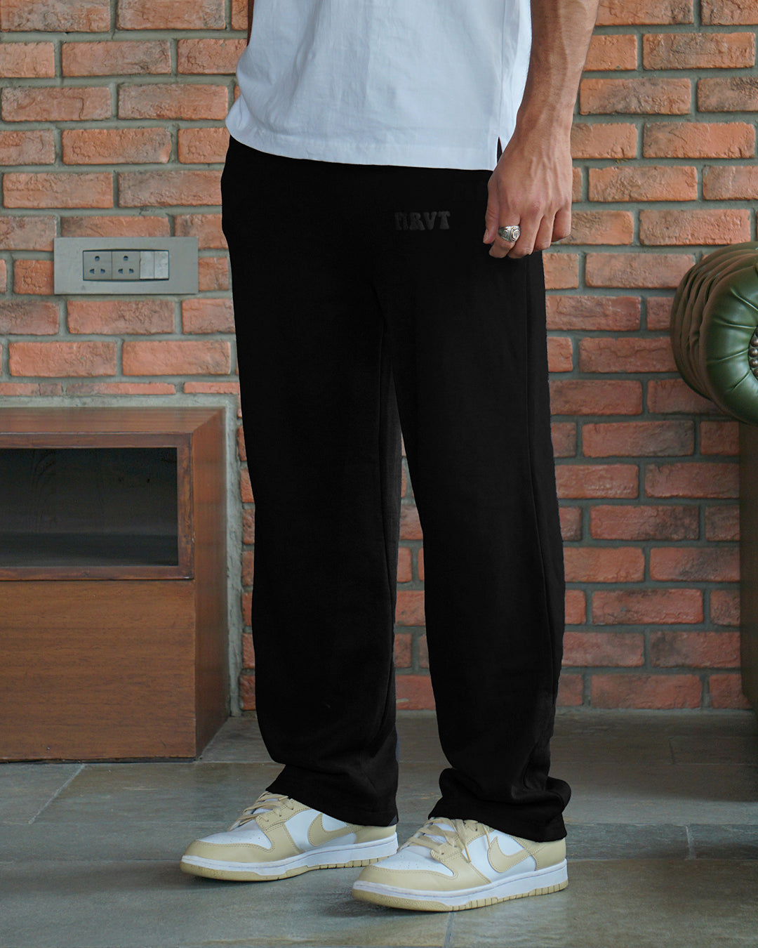 FIRVT RELAXED SWEATPANTS