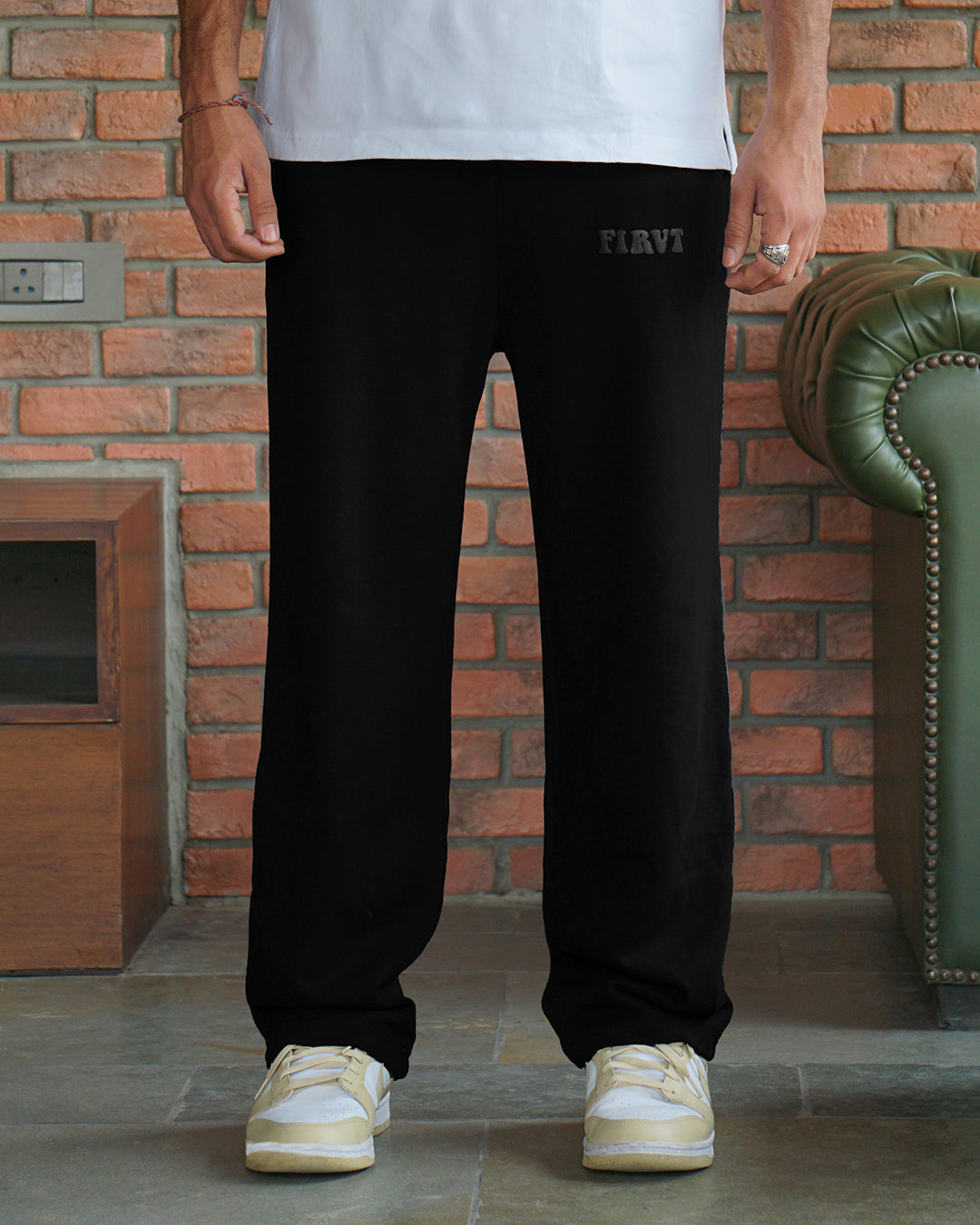 FIRVT RELAXED SWEATPANTS