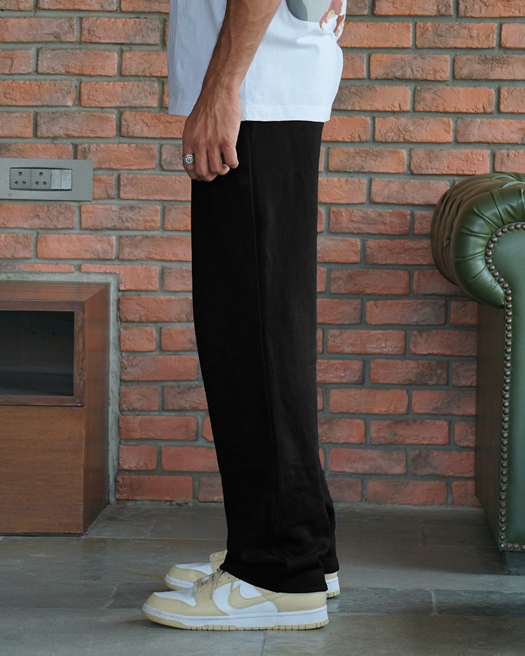 FIRVT RELAXED SWEATPANTS