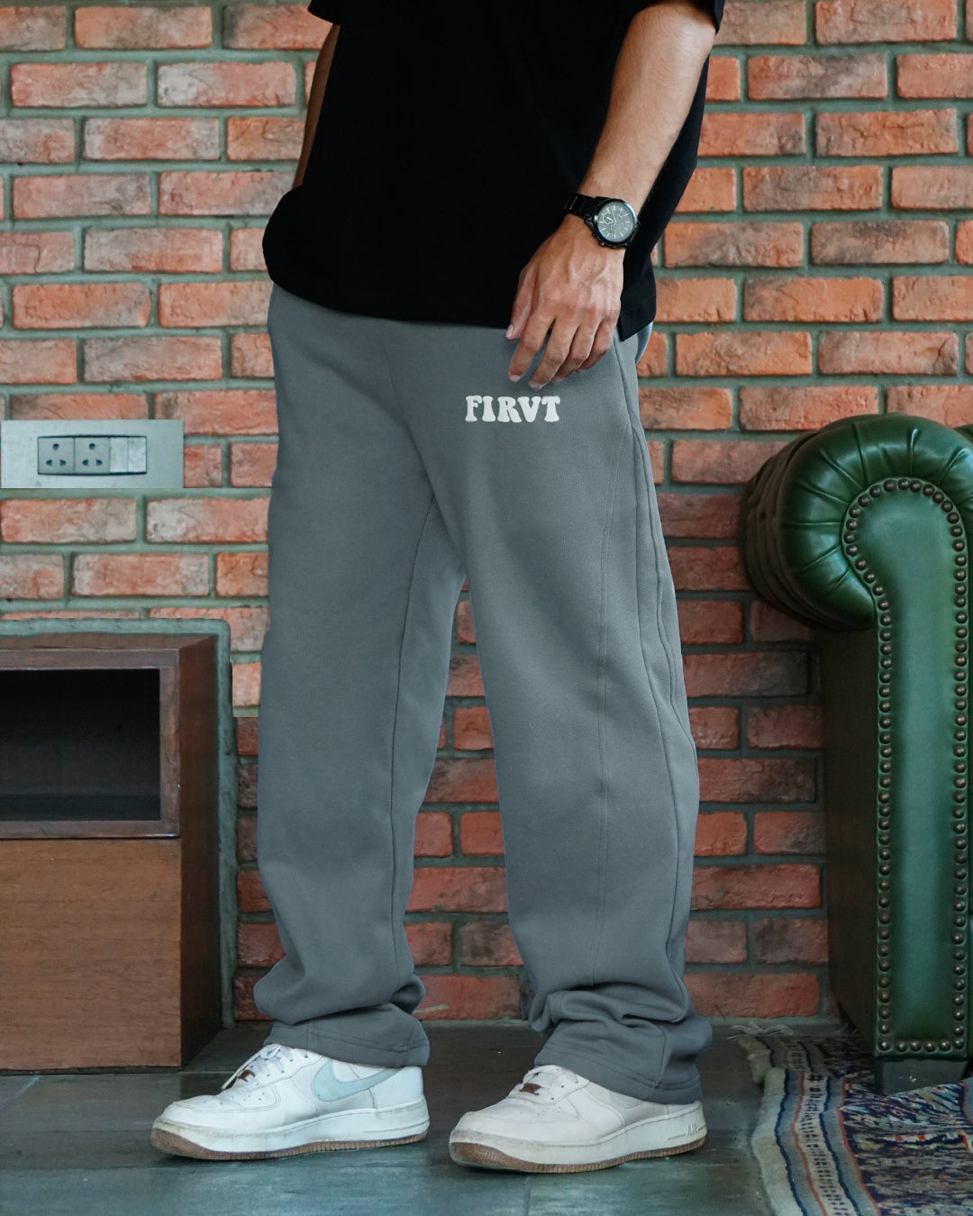 FIRVT RELAXED GREY SWEATPANTS