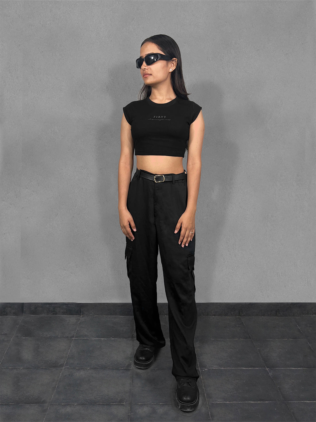 FIRVT BLACK CROP TOP