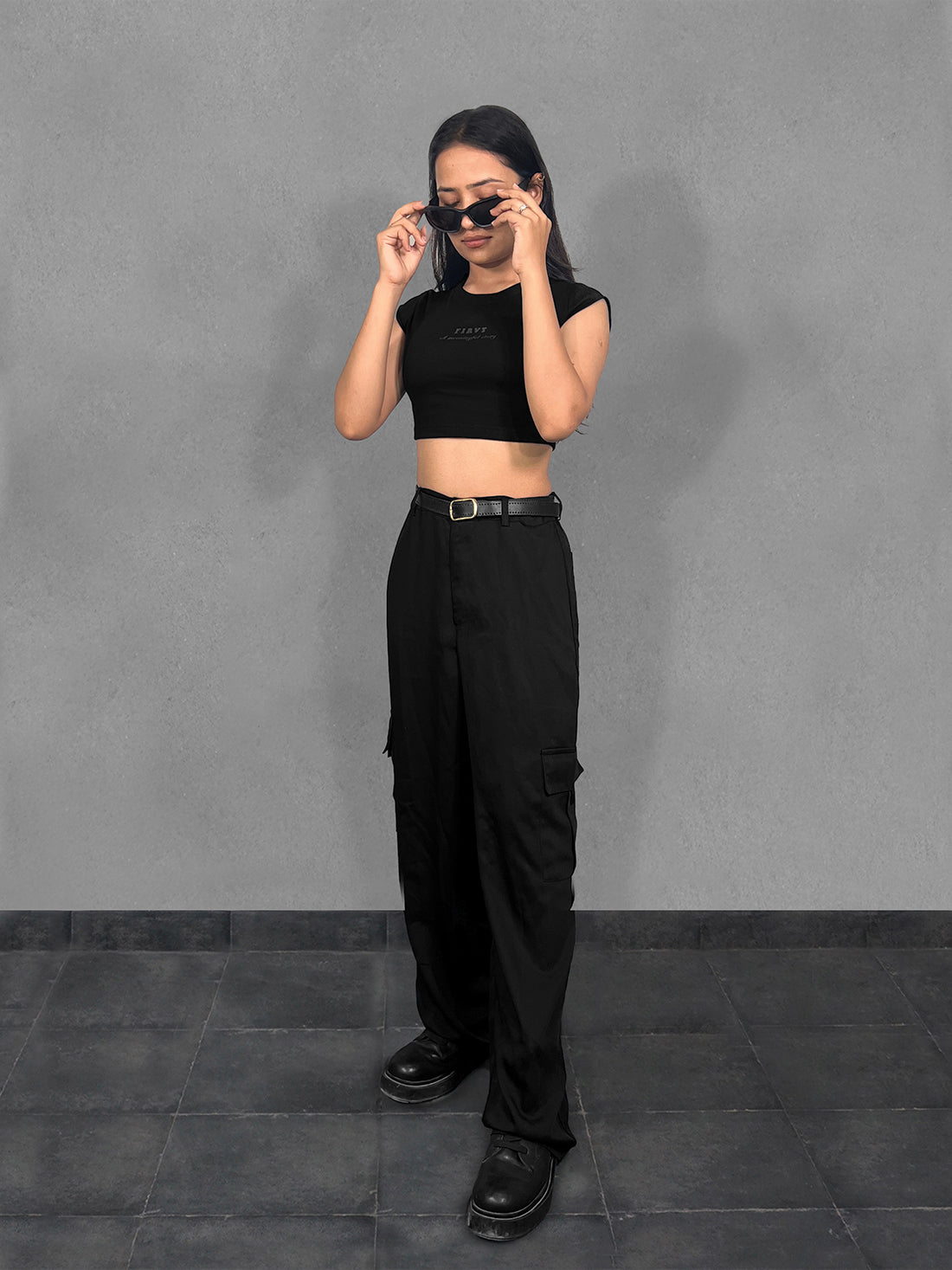 FIRVT BLACK CROP TOP